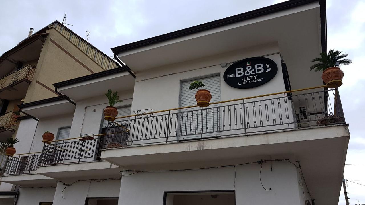 B & B Leti Battipaglia Luaran gambar